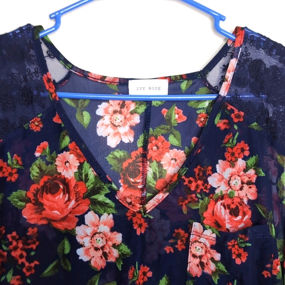 Ivy Rose Women's Plus Size Sheer Floral Top Blue Size 1X- EUC - Picture 2 of 4